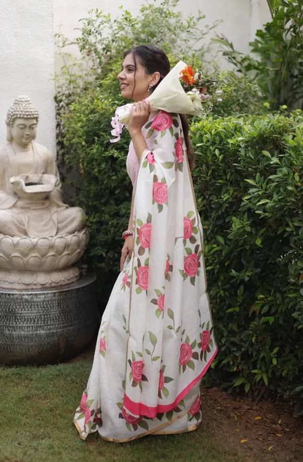 White_And_Pink_Cotton_Crush_Saree