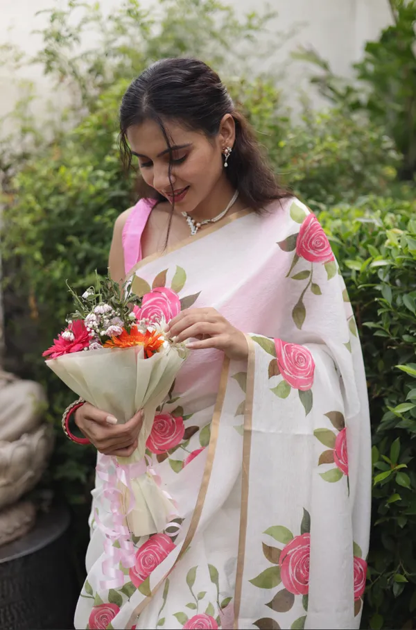 White_And_Pink_Cotton_Crush_Saree
