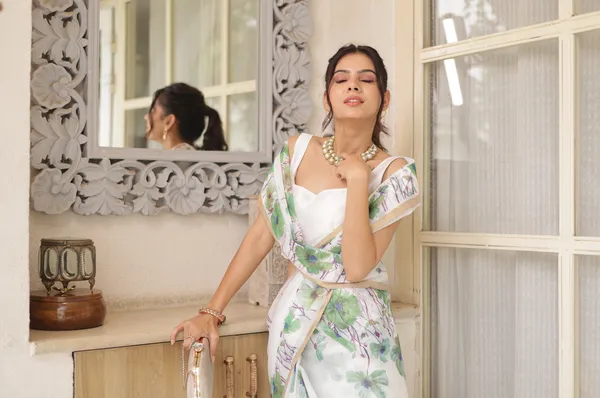 White_Linen_Cotton_Saree