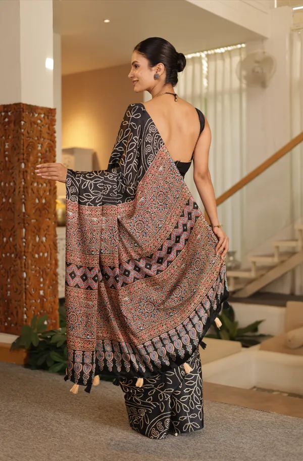 Black_Modal_Satin_Saree