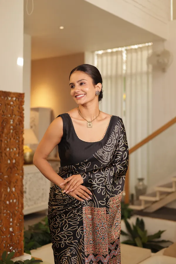 Black_Modal_Satin_Saree