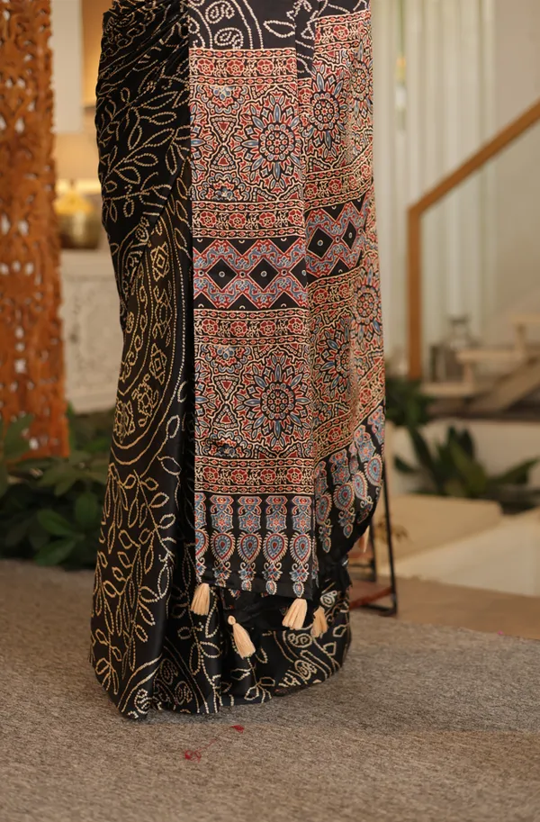 Black_Modal_Satin_Saree