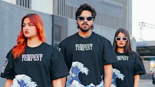 Black_French_Terry_Cotton_Oversized_Wave_Graphic_T-Shirt_For_Men_And_Women