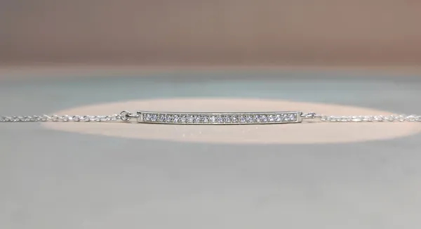 Classic_Diamond_Bar_Necklace