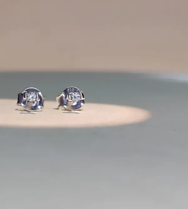 Classic_Diamonds_Stud_Earring