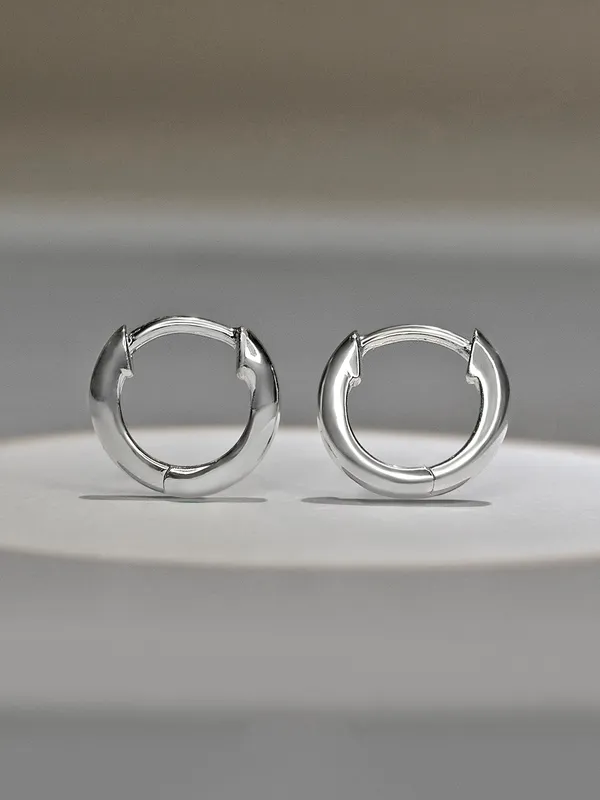 Classic_Hoop_Earring