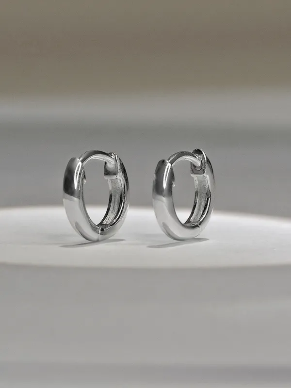 Classic_Hoop_Earring