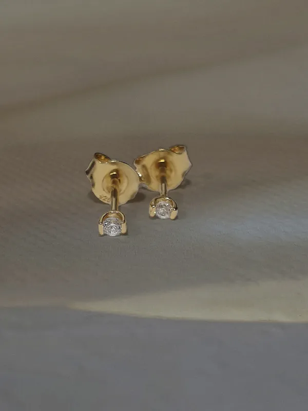 Classic_Diamonds_Stud_Earring