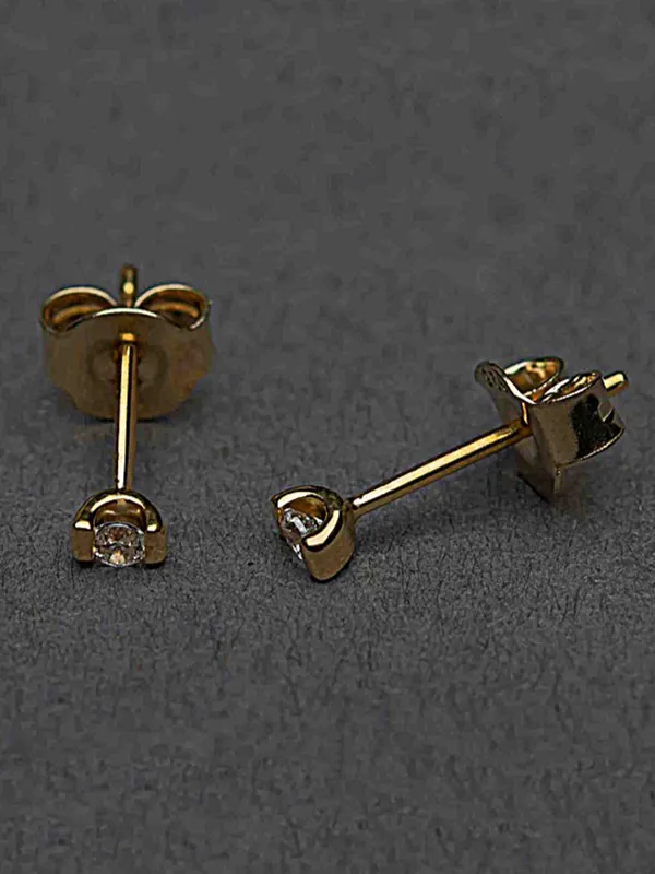 Classic_Diamonds_Stud_Earring