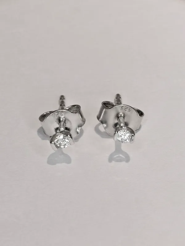 Classic_Diamonds_Stud_Earring