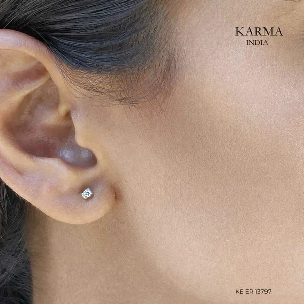 Classic_Diamonds_Stud_Earring