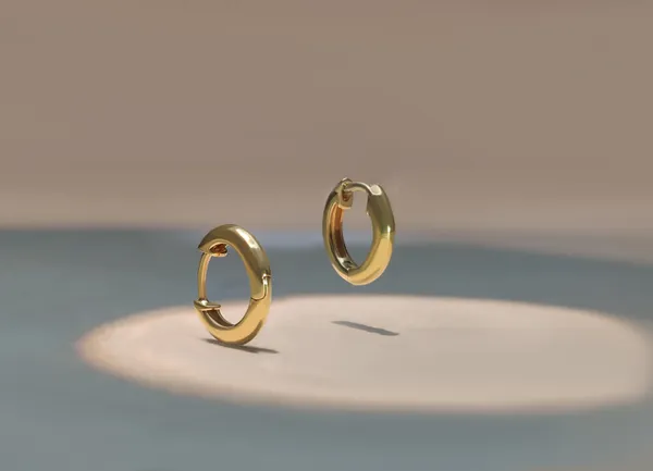 Classic_Hoop_Earring