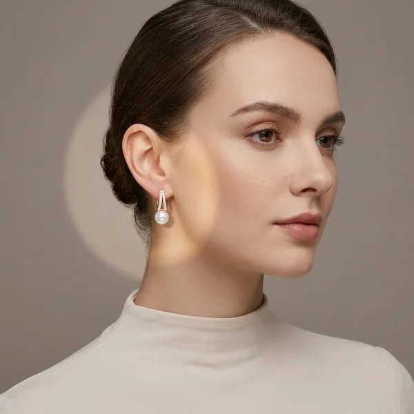 Pearl_&_Diamond_Hoop_Earring