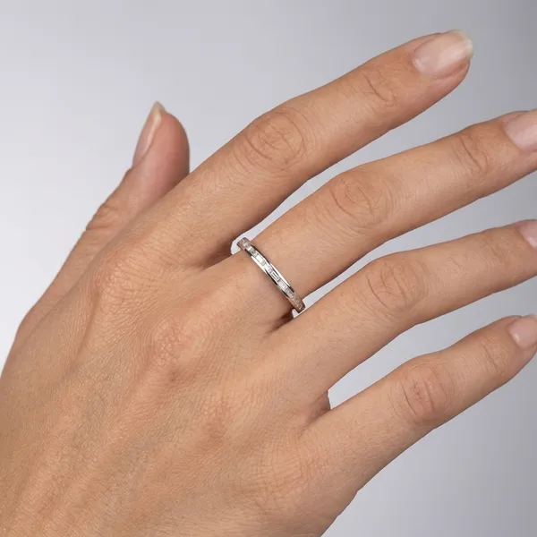 Elegant_Slim_Diamond_Band_Ring