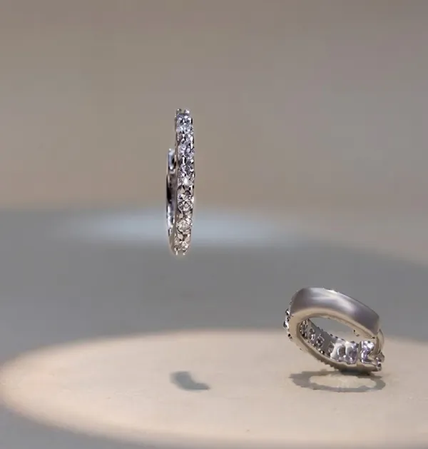 Classic_Diamond_Hoop_Earrings