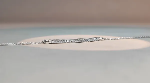 Classic_Diamond_Bar_Necklace