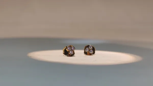Classic_Trio_Diamonds_Stud_Earrings