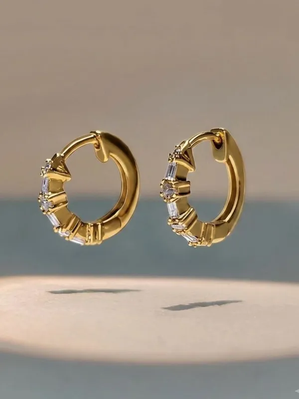 Classic_Baguette_Diamond_Earrings