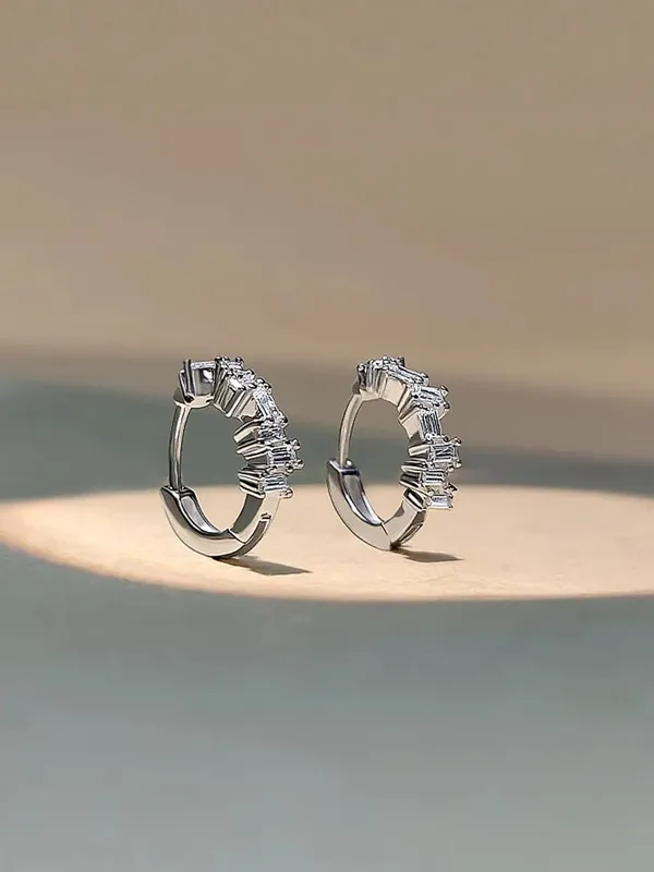 Classic_Baguette_Diamond_Earrings