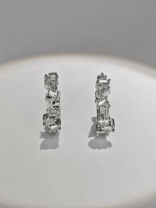 Classic_Baguette_Diamond_Earrings