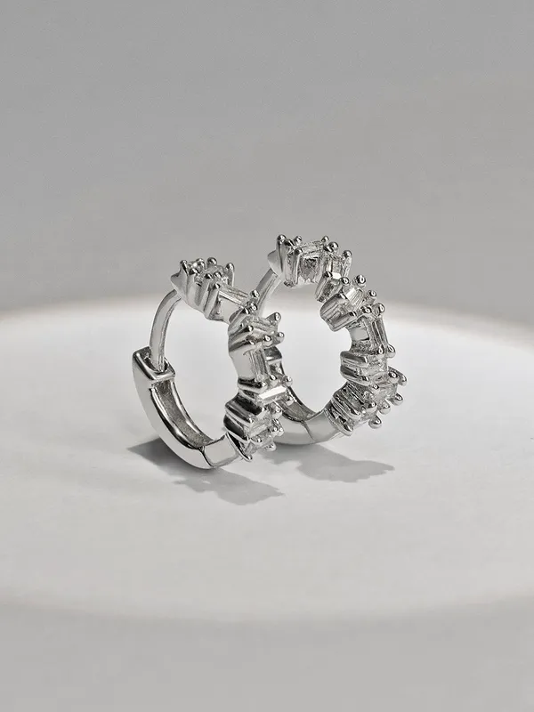 Classic_Baguette_Diamond_Earrings