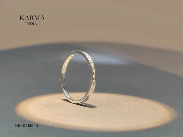 Elegant_Slim_Diamond_Band_Ring