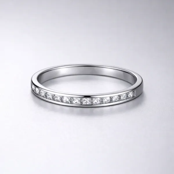 Elegant_Slim_Diamond_Band_Ring