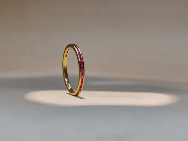 Elegant_Slim_Diamond_Band_Ring