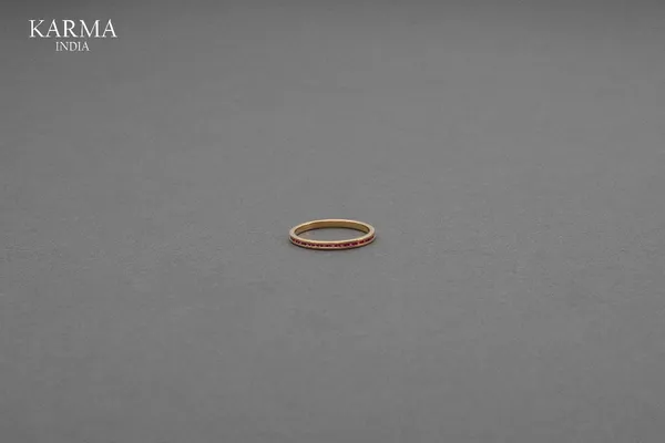Elegant_Slim_Diamond_Band_Ring