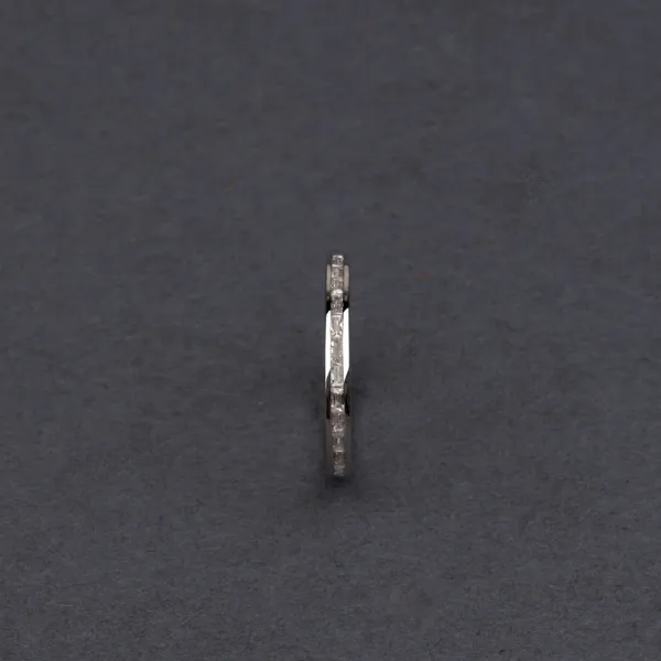 Elegant_Slim_Diamond_Band_Ring
