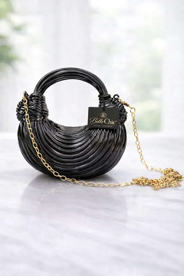 black_knot_moon_mini