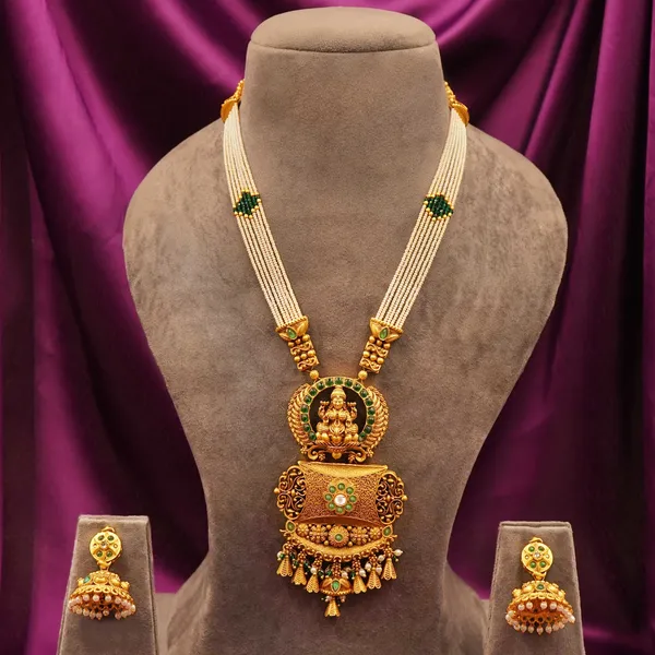 Yellow_Brass_Premium_And_Elegant_Necklace__For_Women