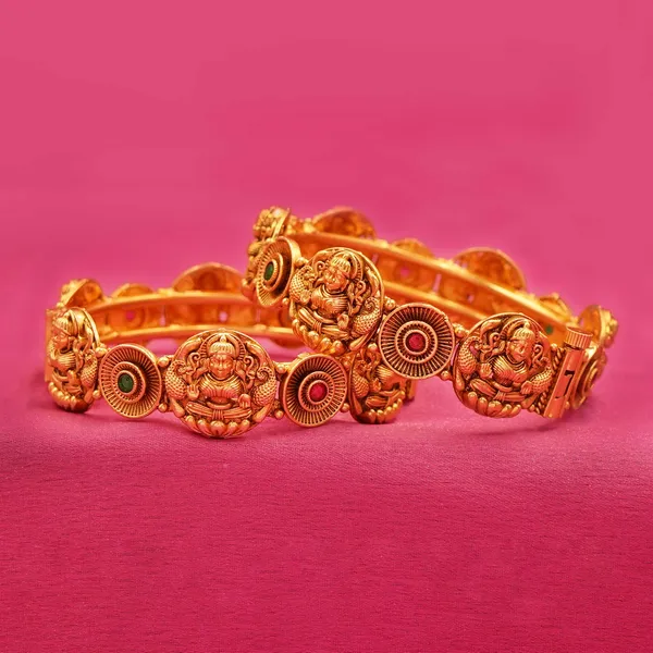 Yellow_Brass_Premium_And_Elegant_Bangle_For_Women