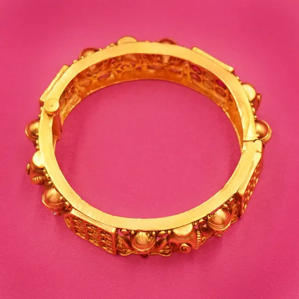 Yellow_Brass_Premium_And_Elegant_Bangle_For_Women