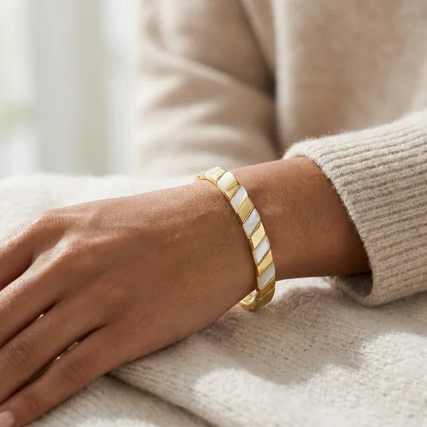 Yellow_Brass_Premium_And_Elegant_Bangle_For_Women