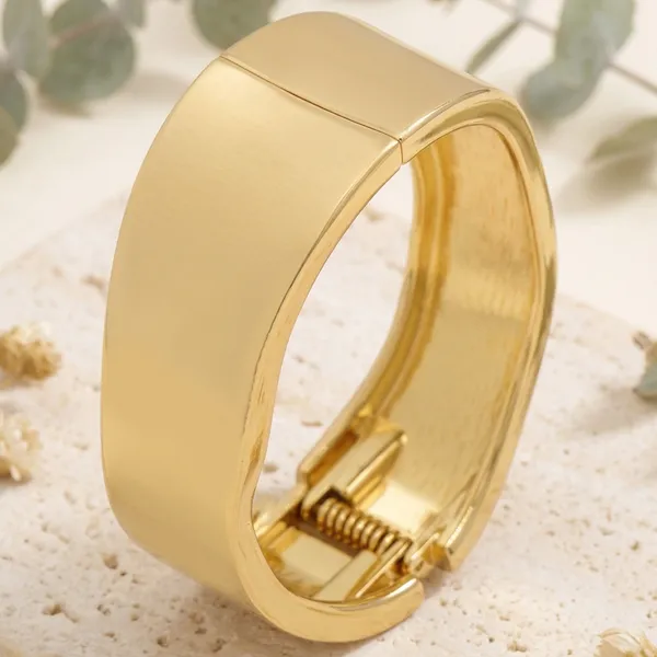 Yellow_Brass_Premium_And_Elegant_Bangle_For_Women