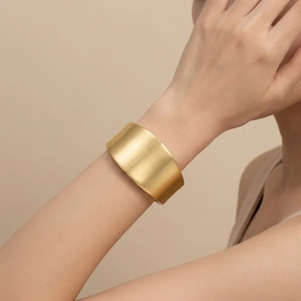 Yellow_Brass_Premium_And_Elegant_Bangle_For_Women