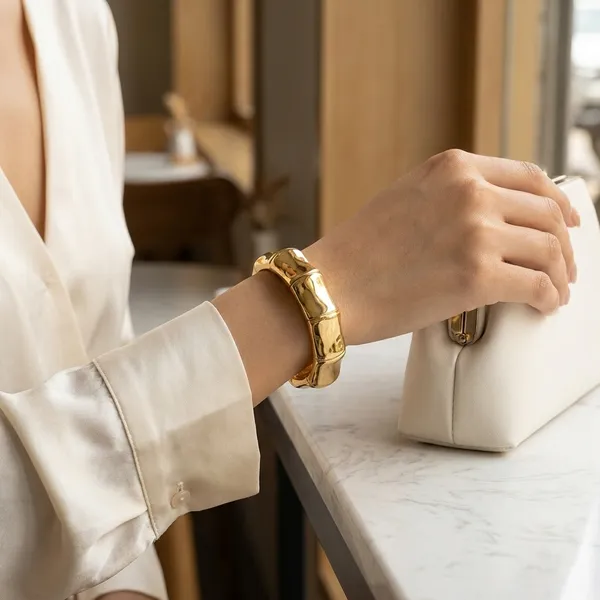 Yellow_Brass_Premium_And_Elegant_Bangle_For_Women