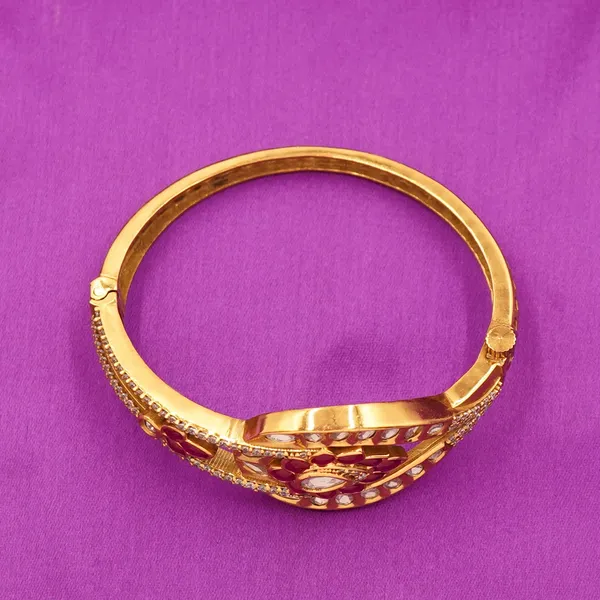 Yellow_Brass_Premium_And_Elegant_Bangle_For_Women
