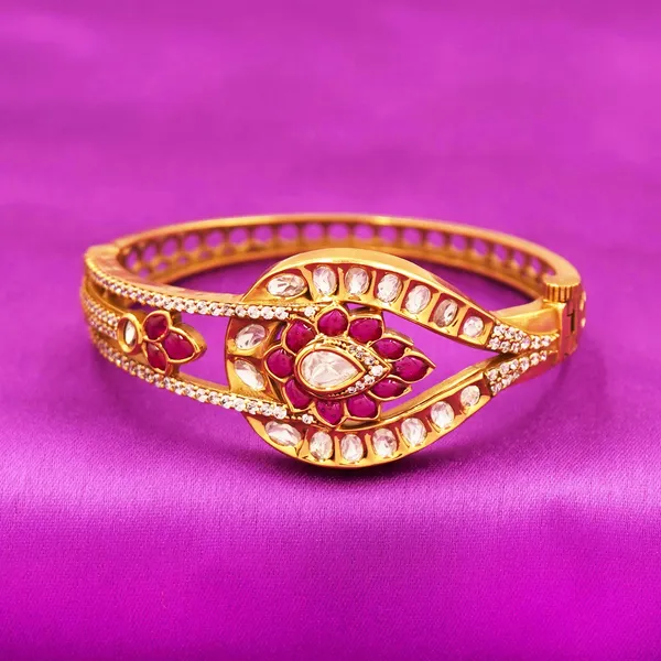 Yellow_Brass_Premium_And_Elegant_Bangle_For_Women