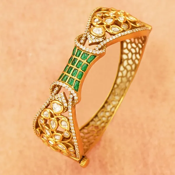 Yellow_Brass_Premium_And_Elegant_Bangle_For_Women