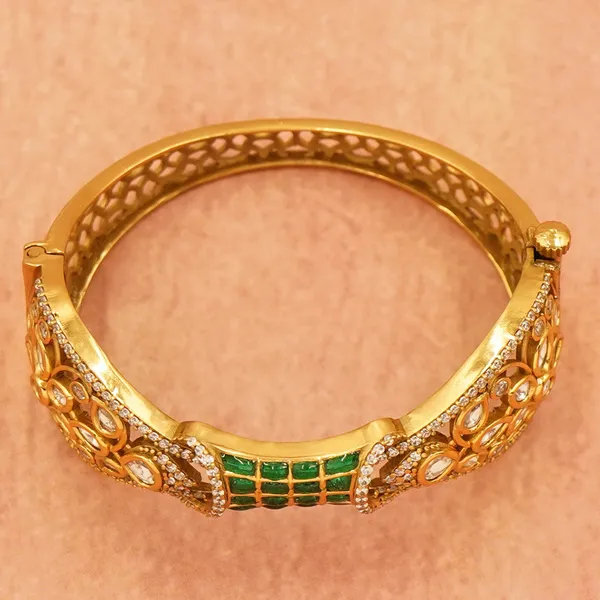 Yellow_Brass_Premium_And_Elegant_Bangle_For_Women
