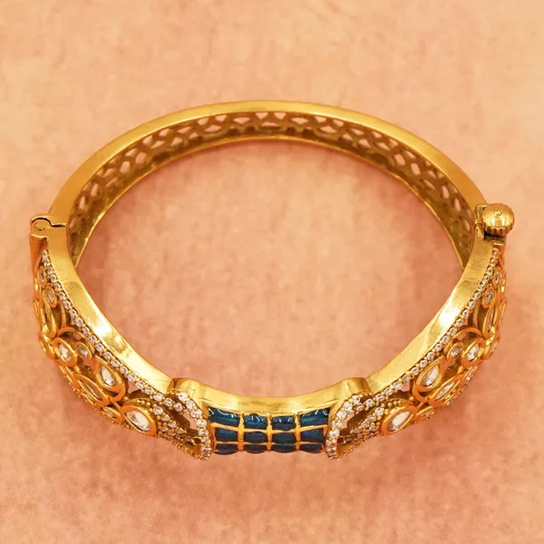 Yellow_Brass_Premium_And_Elegant_Bangle_For_Women