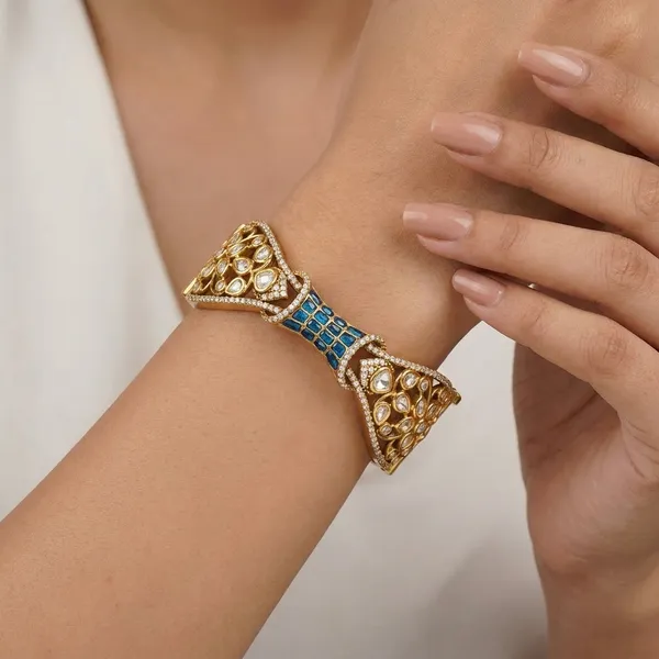 Yellow_Brass_Premium_And_Elegant_Bangle_For_Women