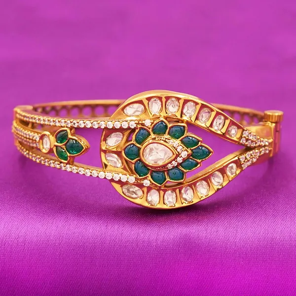 Yellow_Brass_Premium_And_Elegant_Bangle_For_Women
