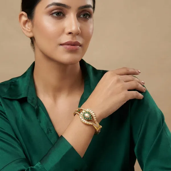 Yellow_Brass_Premium_And_Elegant_Bangle_For_Women