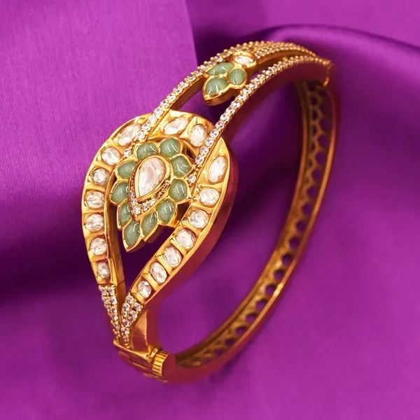 Yellow_Brass_Premium_And_Elegant_Bangle_For_Women