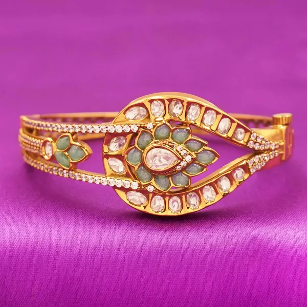 Yellow_Brass_Premium_And_Elegant_Bangle_For_Women