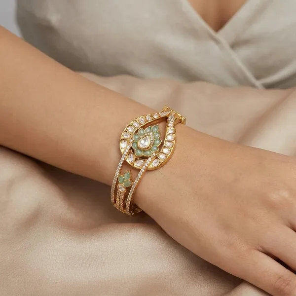 Yellow_Brass_Premium_And_Elegant_Bangle_For_Women