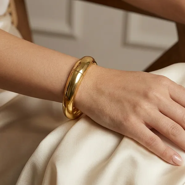 Yellow_Brass_Premium_And_Elegant_Bangle_For_Women